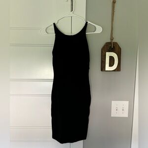 Lulu’s mini black dress